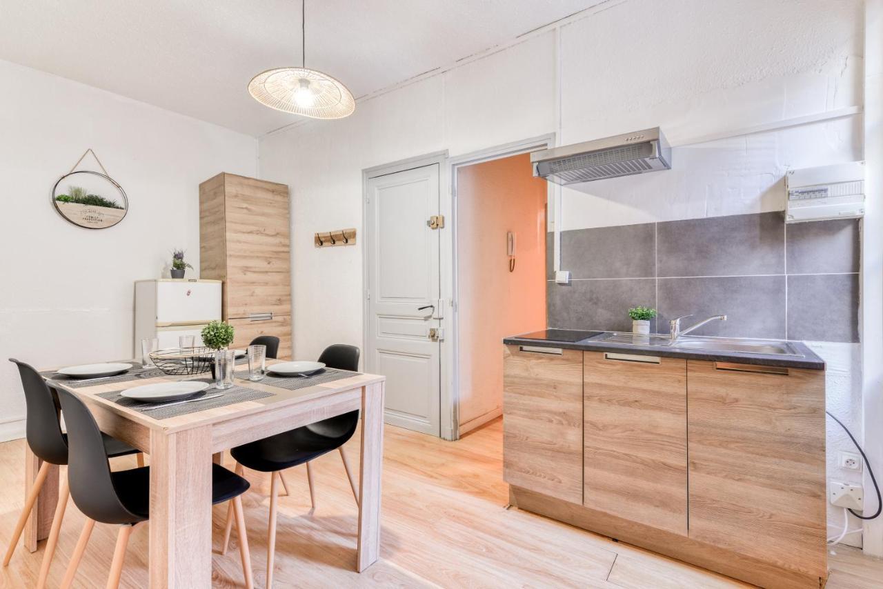 Le Central - Wifi - Tout A Pied Apartment การ์กาซอน ภายนอก รูปภาพ